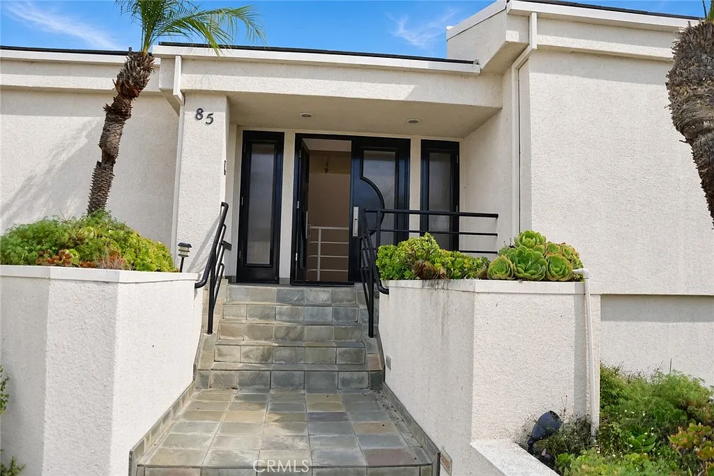 4 bed, 3.5 bath, 3431 sqft, $8,000 — Photo 4