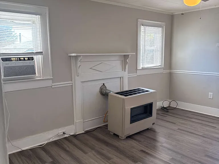 501 S Sterling St #B — Photo 5