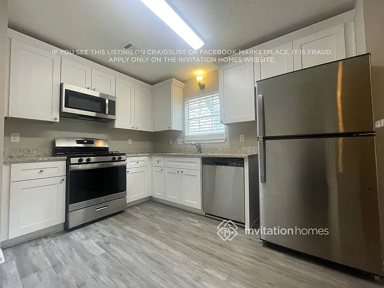 1415 Oak Knoll Dr NE — Photo 9