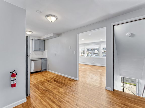 5th image of 301 High St #2