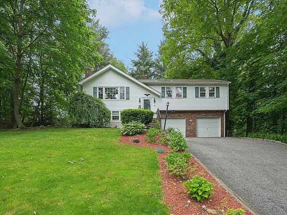 3rd image of 56 Bradrick Ln