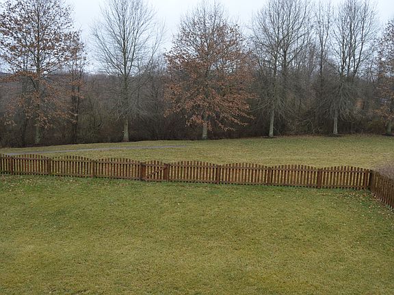 3rd image of 12 Country Manor Dr
