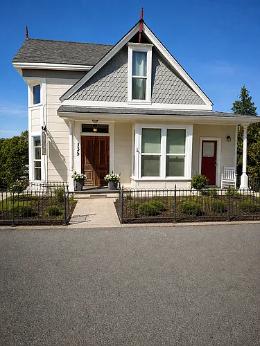 135 Summit St Photo 1