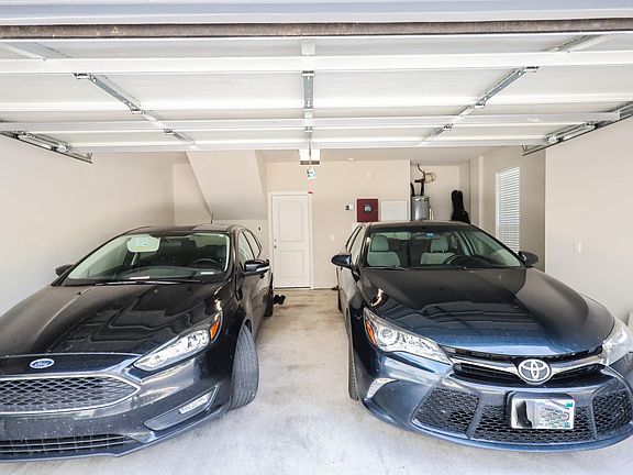 4th image of 301 E Lamar St #1