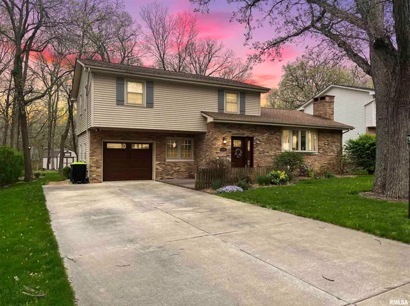 1310 W Woodside Dr, Dunlap, IL 61525