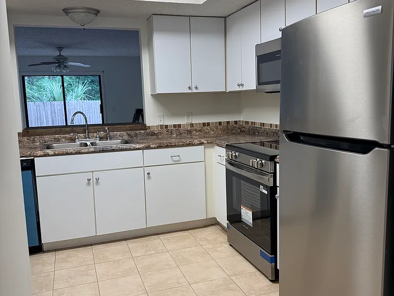 Jasmine Pl — Photo 6