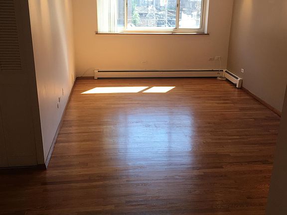 3rd image of 515 W Wrightwood Ave APT 411