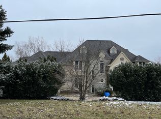 2429 Island View Dr, West Bloomfield, MI