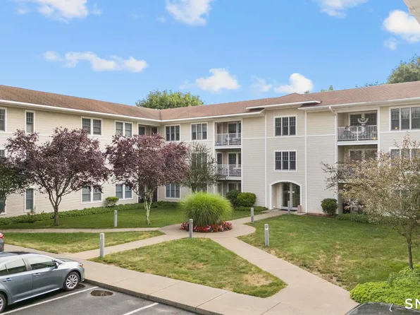 468 Main Street #204, East Lyme, CT 06357