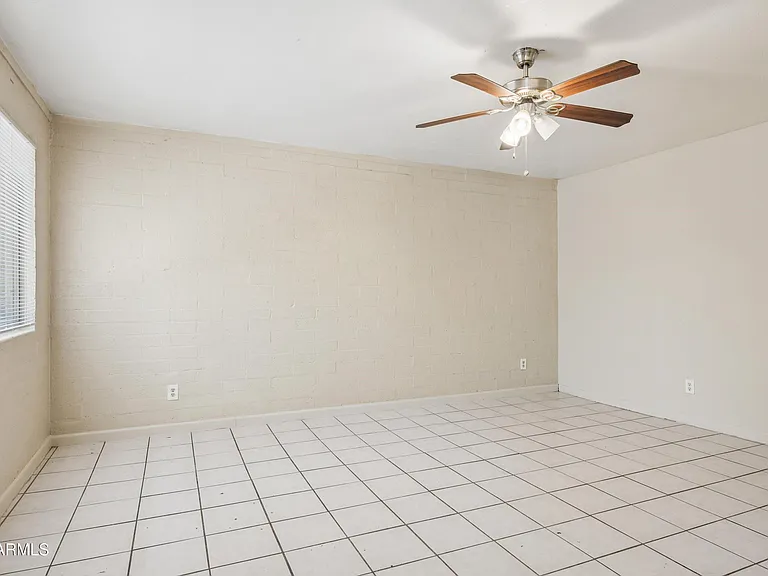 2133 W Adams St #2 — Photo 9