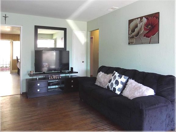 4th image of 451/461 Fairview Dr