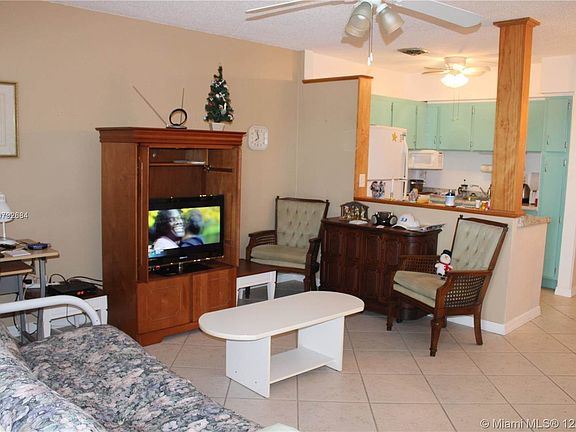 4th image of 800 SW 11th Ave APT 16A