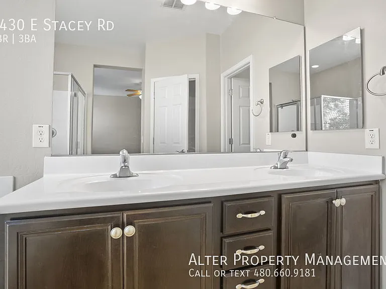 2430 E Stacey Rd — Photo 20