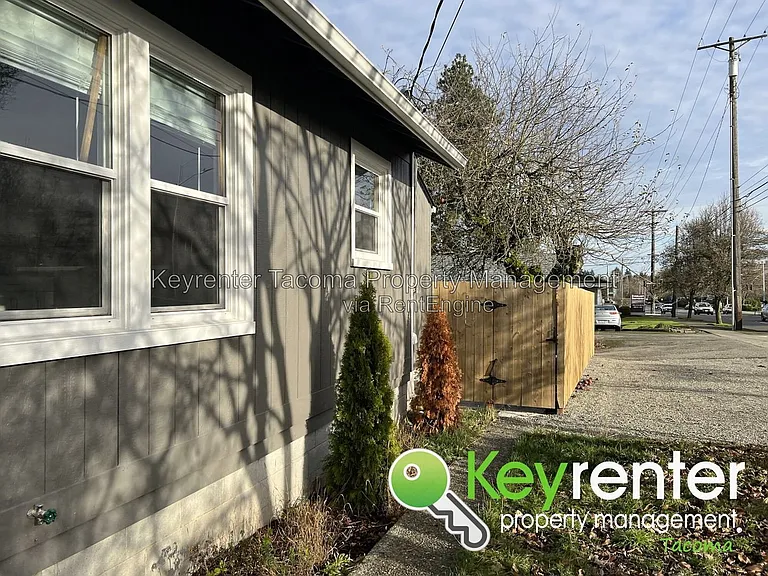 1827 S Washington St — Photo 25