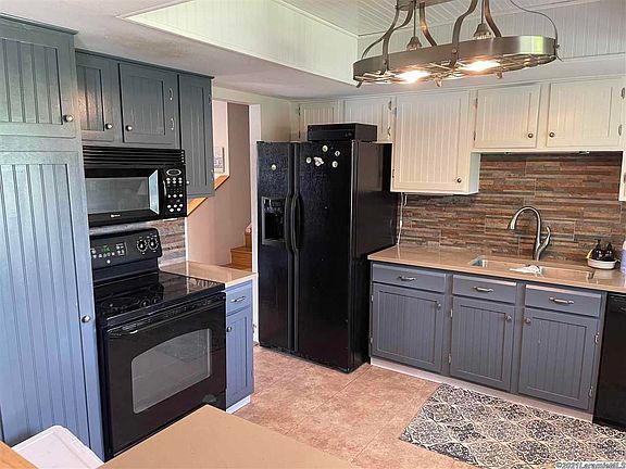 5th image of 1058 Indian Hills Dr