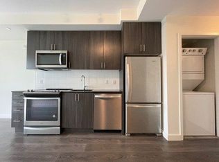 210 Sabina Dr #205, Oakville, ON L6H 0W6