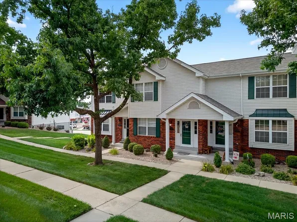 1569 Bittersweet Ct #1, Saint Charles, MO 63303