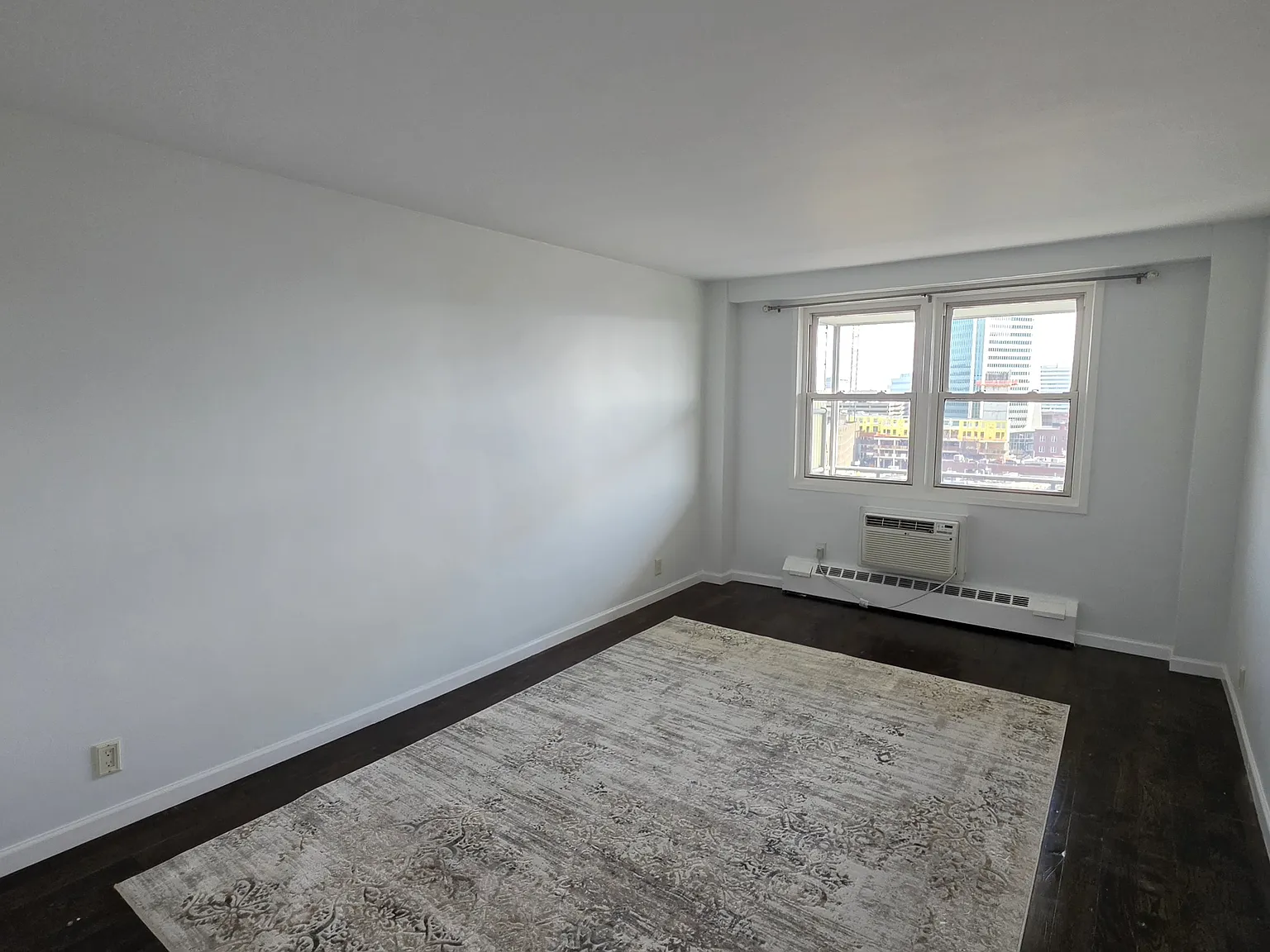 1 bed, 770 sqft, $2,200 — Photo 2