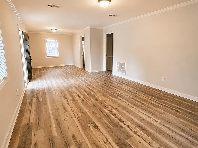 130 Wacker Dr — Photo 2