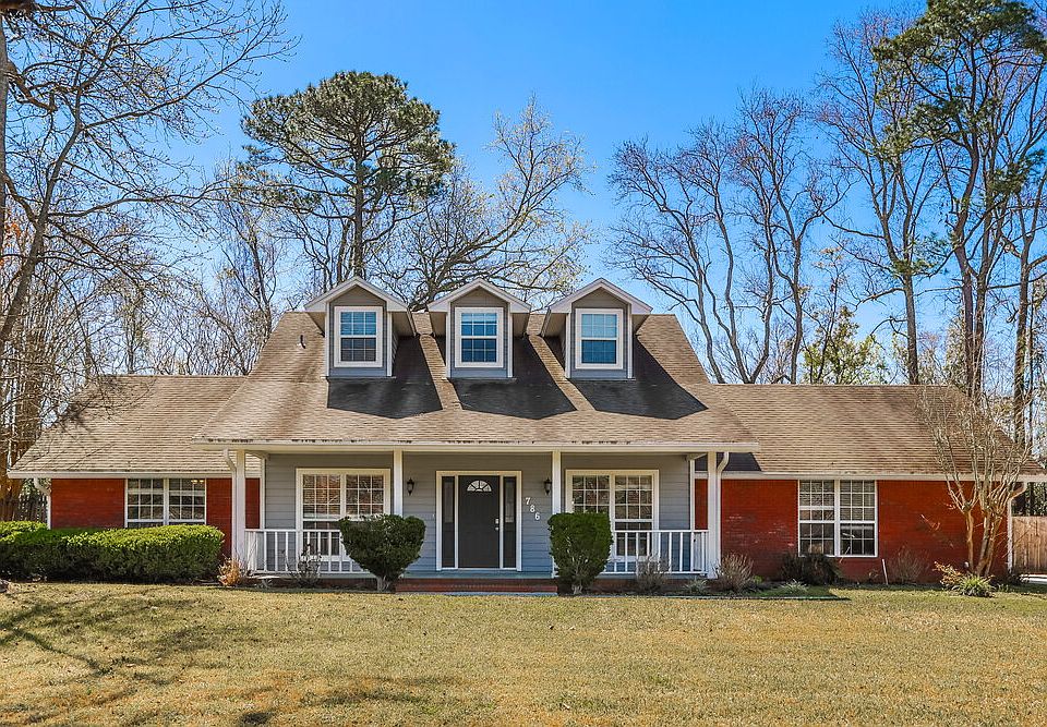 1st image of 786 Cameron Dr