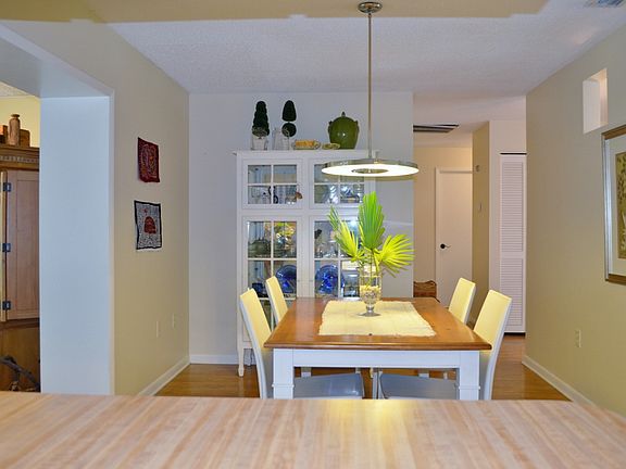 5th image of 23201 McBurney Ave