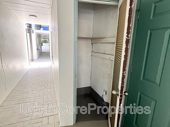 3rd image of 1023 Locust St NE APT 23