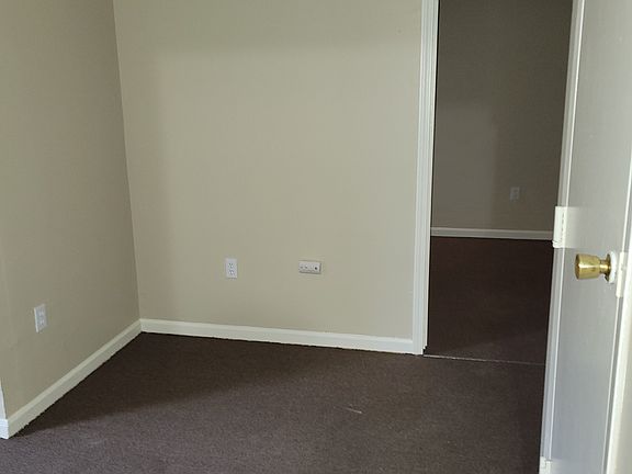 2nd image of 2020 Pine Ave APT 2