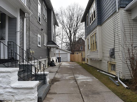 3rd image of 87 Deerfield Ave #1