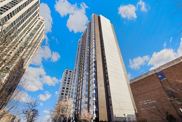 1st image of 525 W Hawthorne Pl APT 1405