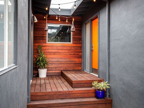 2nd image of 370 Paloma Ave