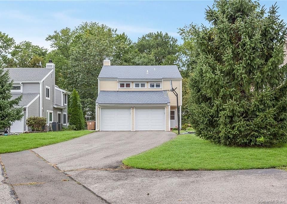 1st image of 45 Lantern Cir
