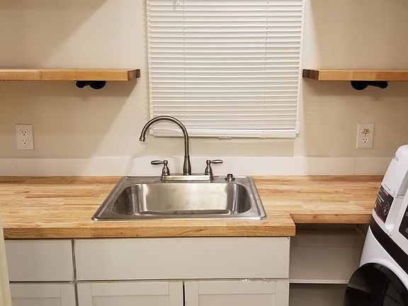 2nd image of 1034 S 6th St APT 3