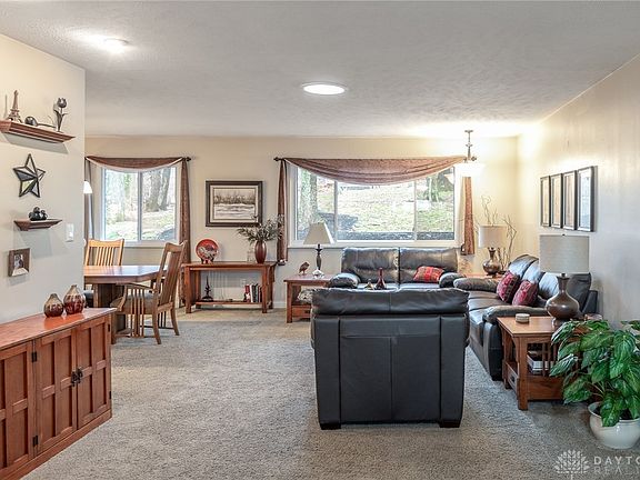 4th image of 2924 Stauffer Dr