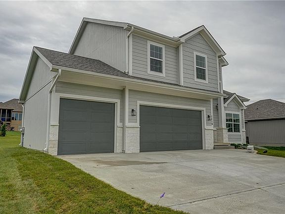 3rd image of 1116 SW Whispering Willow Way