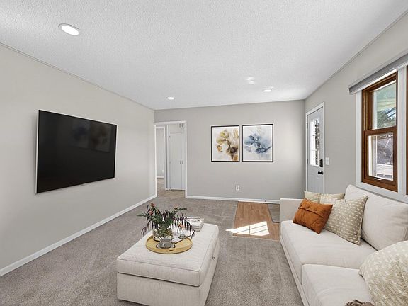 4th image of 1808 Hillview Ln SE