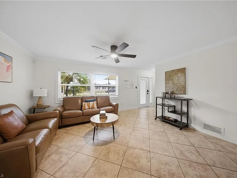 2473 Poinciana St — Photo 31