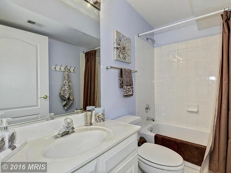 17533 Applewood Ln — Photo 25