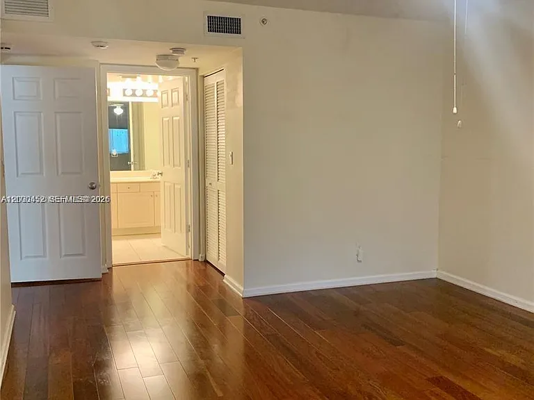 529 E Sheridan St #1021 — Photo 16
