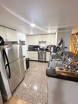 5th image of 207 E 37th St APT 1G