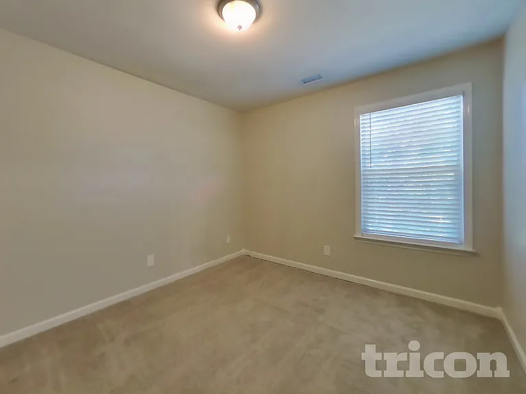 2863 Iroquois Dr — Photo 10