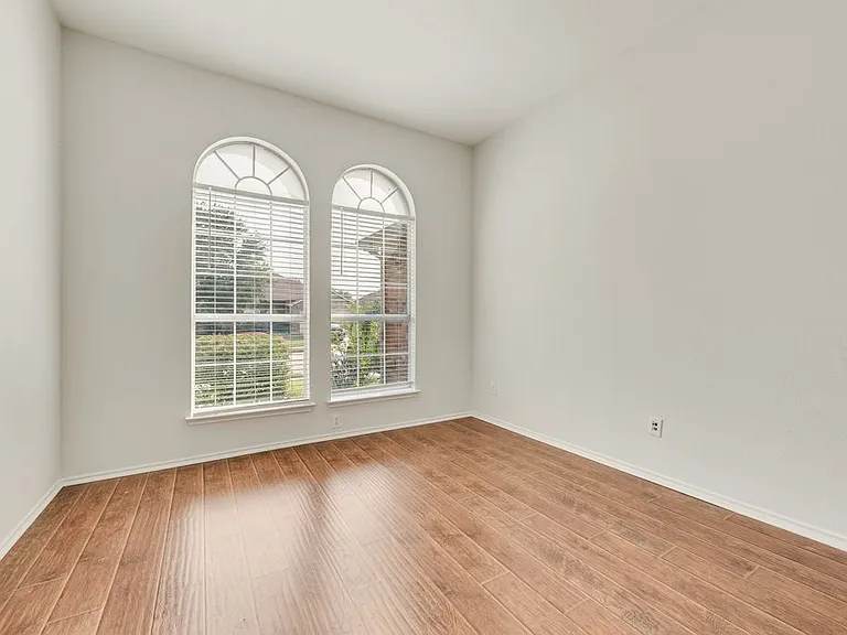 1004 Trickham Dr — Photo 18