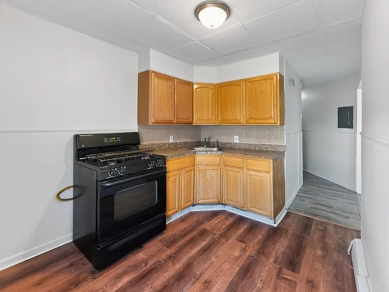 492 W Side Ave #2L — Photo 17
