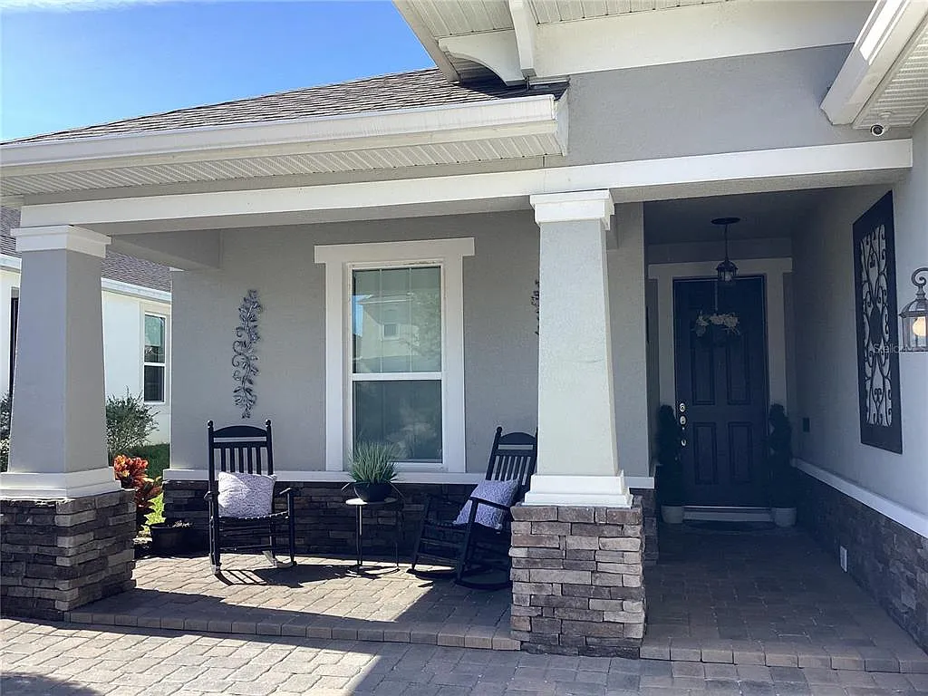 4 bed, 2.0 bath, 1956 sqft, $3,500 — Photo 2