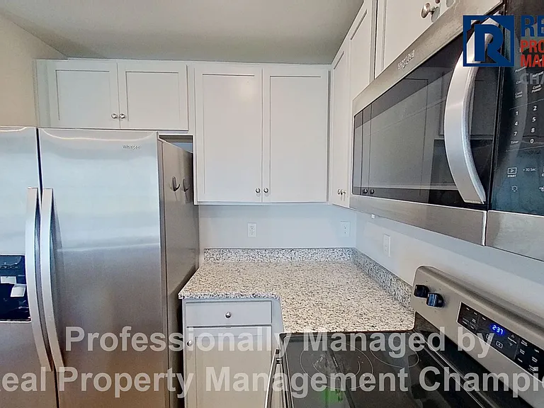 3110 Lobelia Ln — Photo 8