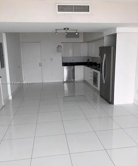 92 SW 3rd St #9 — Photo 5