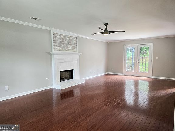2nd image of 410 McKenzie Dr