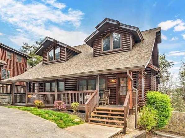 741 Golf View Blvd, Pigeon Forge, TN 37863