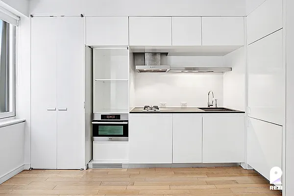 Rented by REZI | media 22