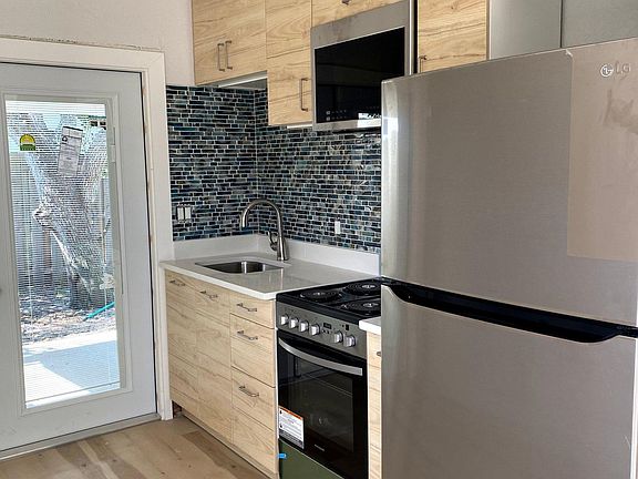 2nd image of 406 Cedar Ave #A