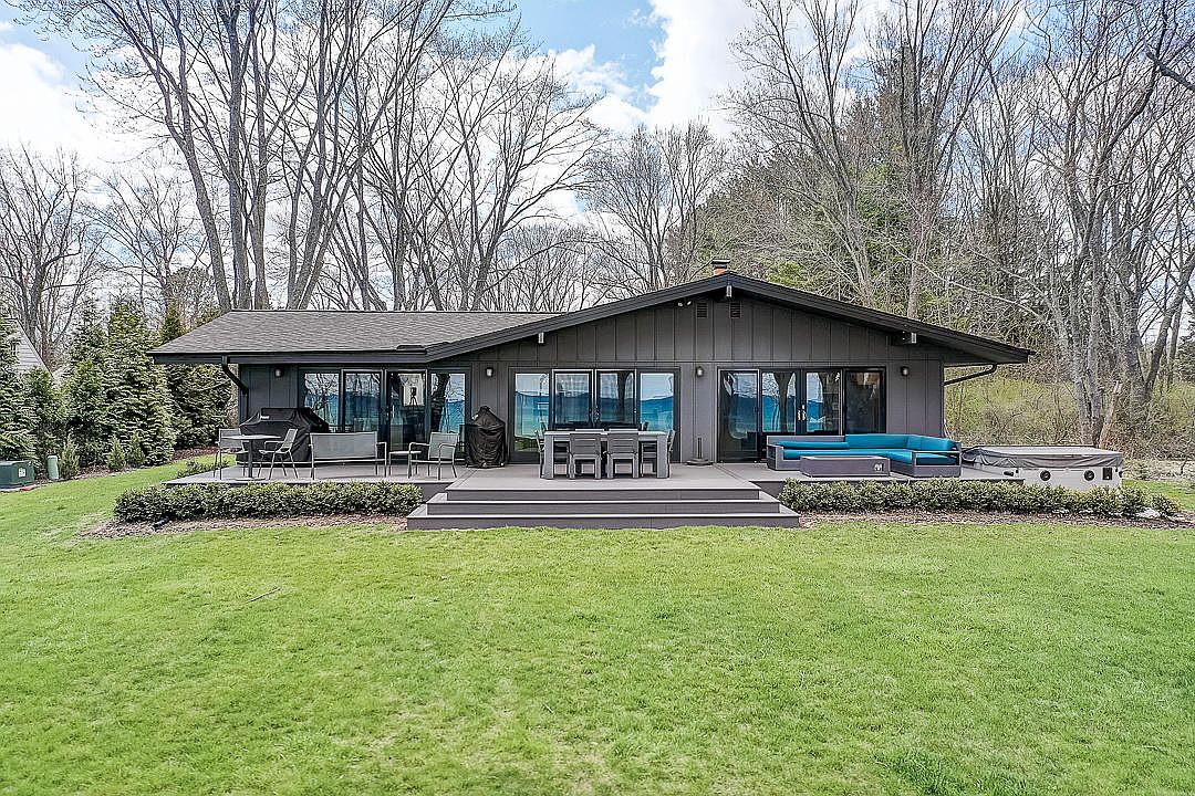 13464 N Lakewood Dr, Mequon, WI 53097 Zillow